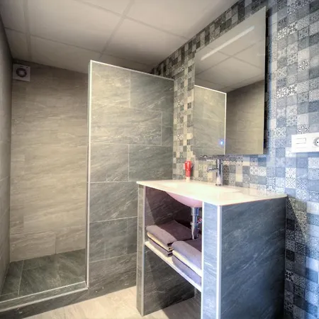 לינה וארוחת בוקר Casa Almendros